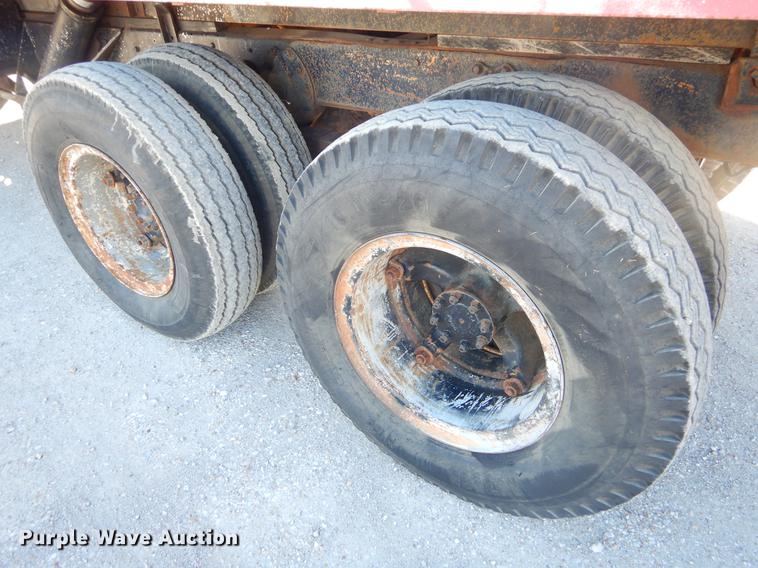 image for item FQ9556 1974 International Fleetstar 2010 grain truck