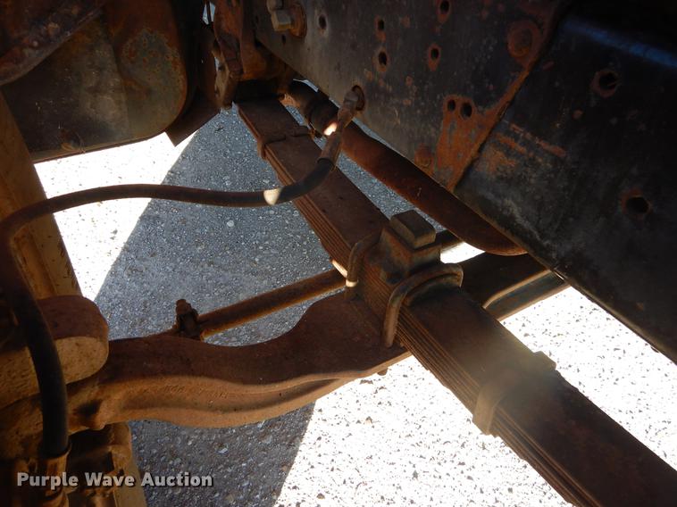 image for item FQ9556 1974 International Fleetstar 2010 grain truck