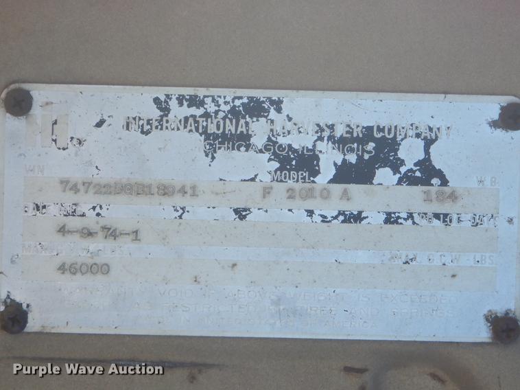 image for item FQ9556 1974 International Fleetstar 2010 grain truck