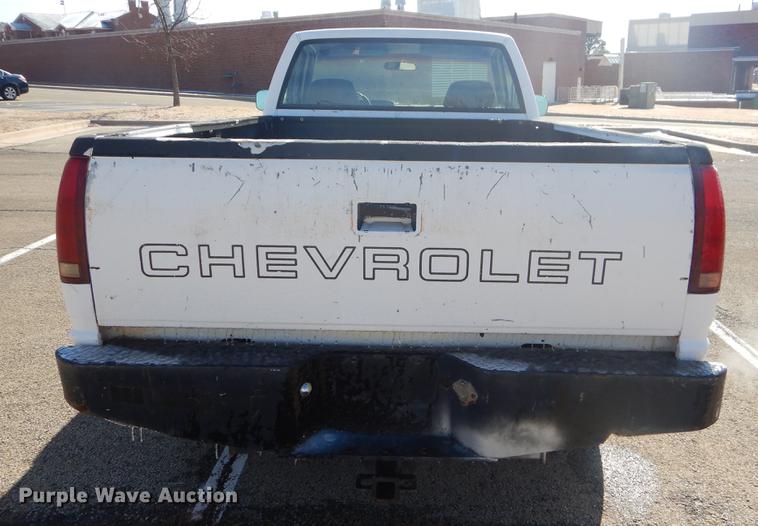 image for item FQ9557 1993 Chevrolet C2500 pickup truck