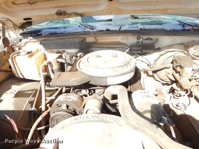 image for item FQ9557 1993 Chevrolet C2500 pickup truck