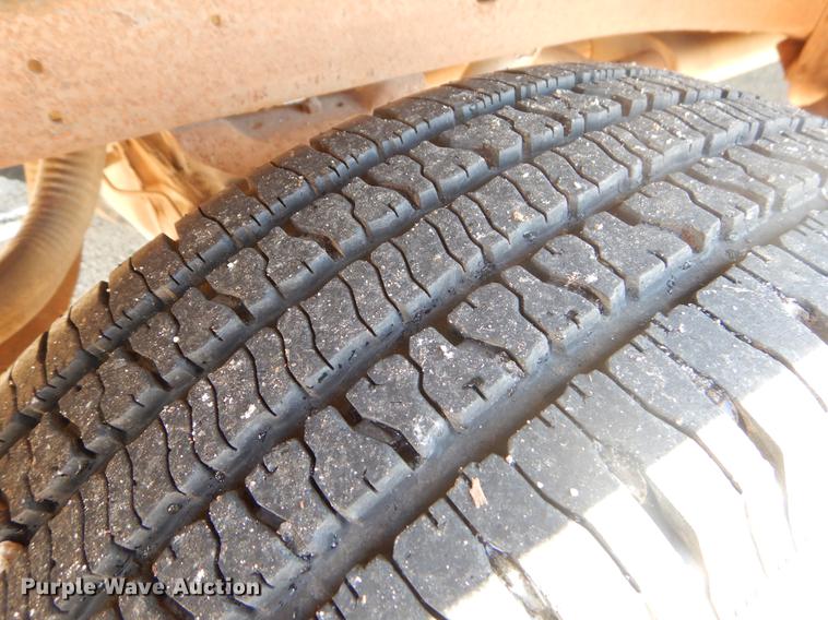 image for item FQ9557 1993 Chevrolet C2500 pickup truck