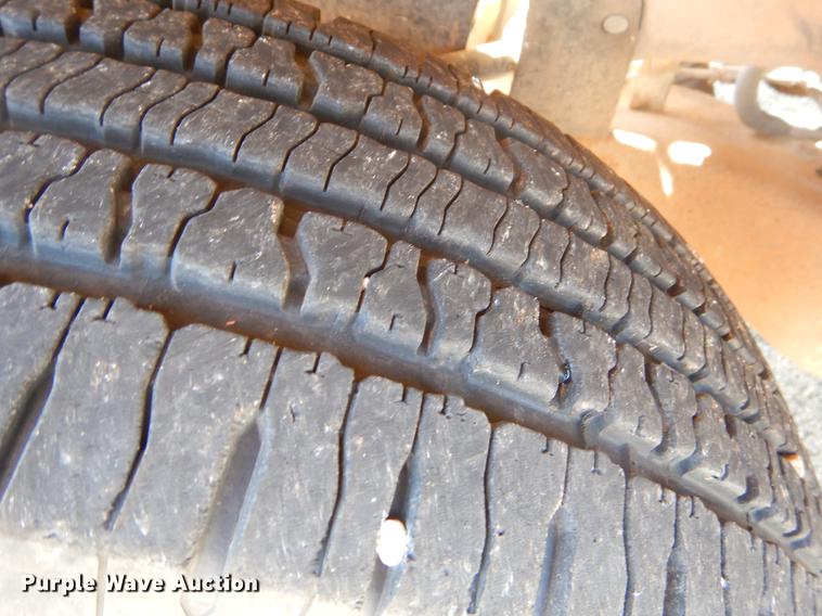 image for item FQ9557 1993 Chevrolet C2500 pickup truck