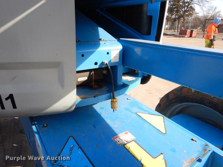 image for item FQ9565 2013 Genie Z45/25J boom lift