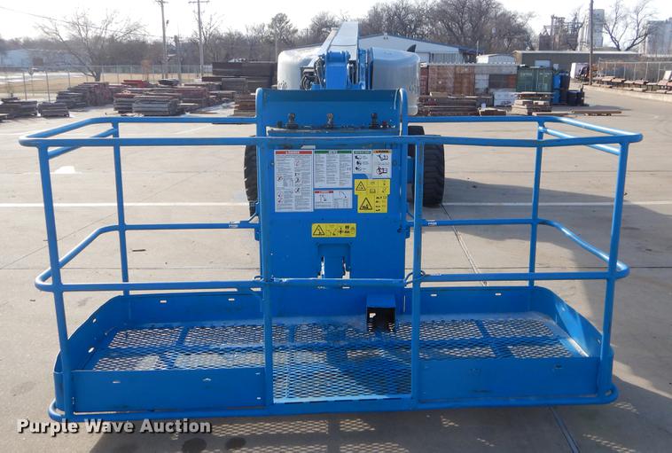 image for item FQ9566 2007 Genie S65 boom lift
