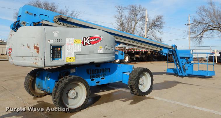 image for item FQ9566 2007 Genie S65 boom lift