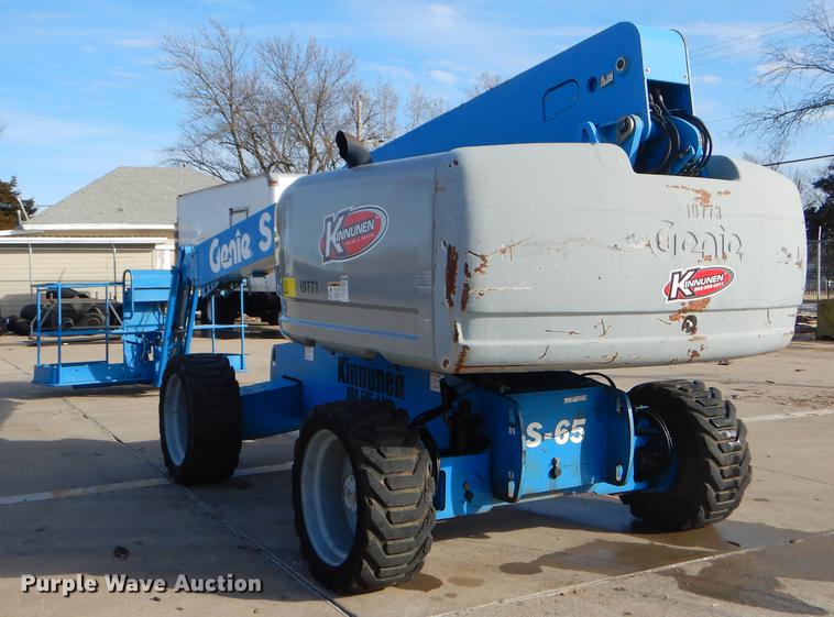 image for item FQ9566 2007 Genie S65 boom lift