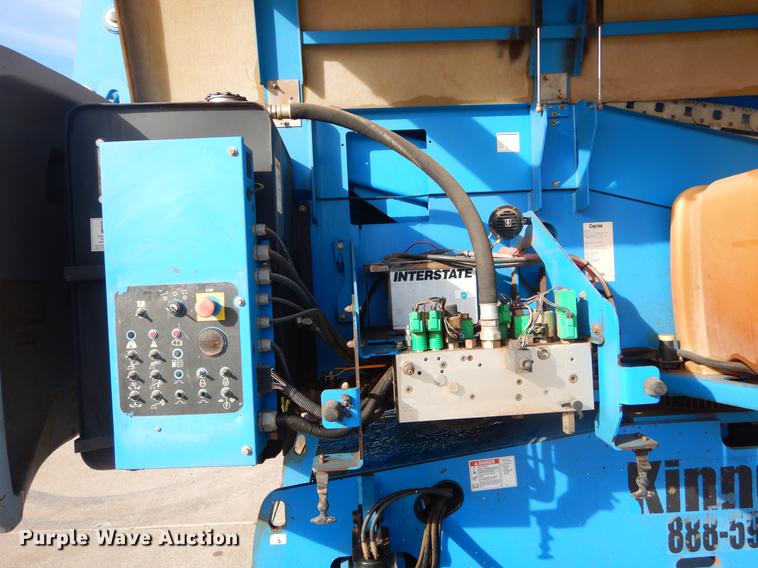 image for item FQ9566 2007 Genie S65 boom lift