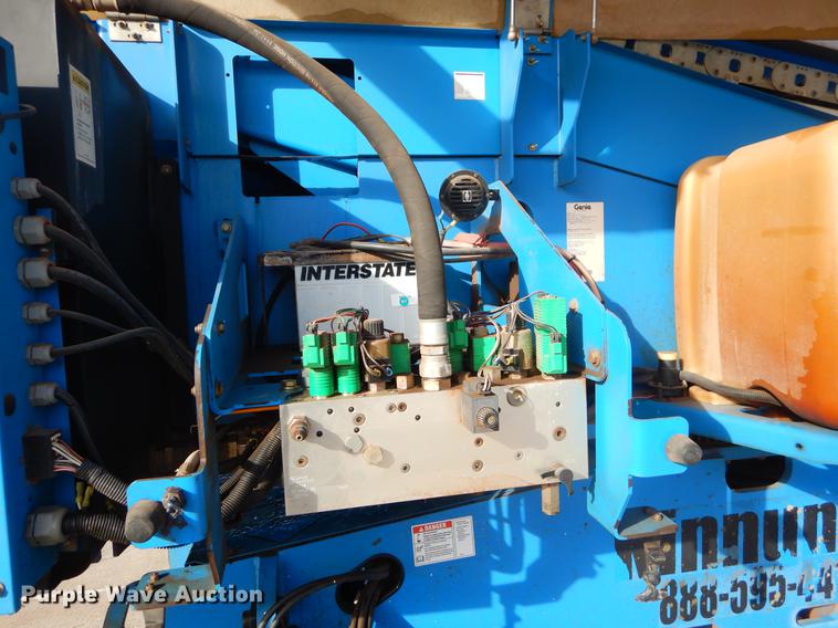 image for item FQ9566 2007 Genie S65 boom lift