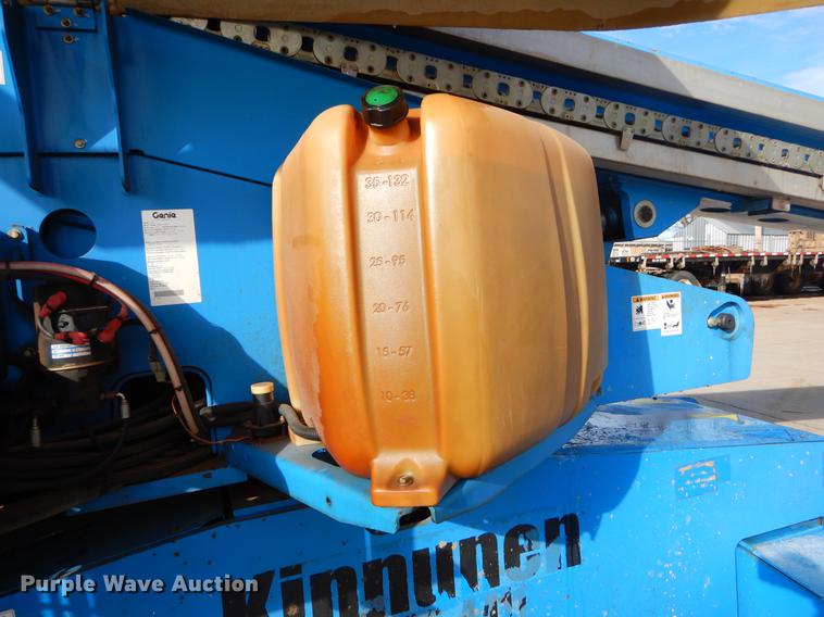 image for item FQ9566 2007 Genie S65 boom lift