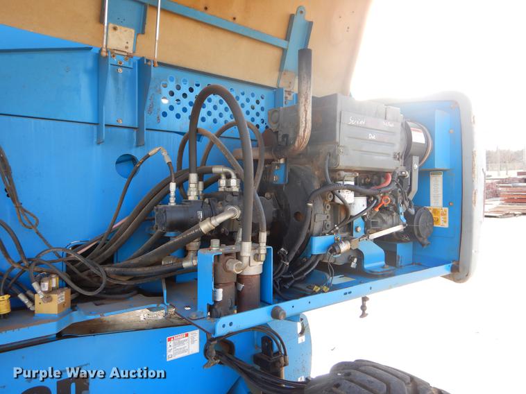 image for item FQ9566 2007 Genie S65 boom lift