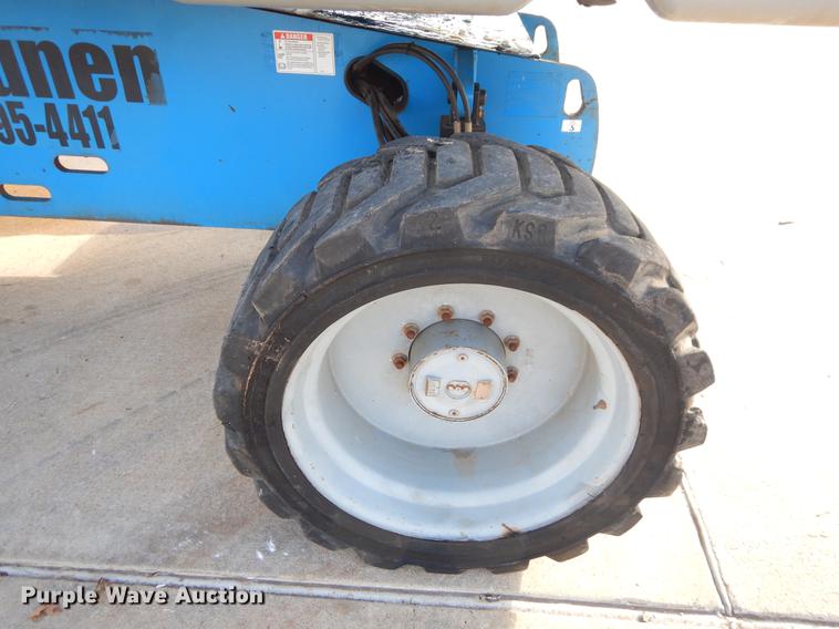 image for item FQ9566 2007 Genie S65 boom lift