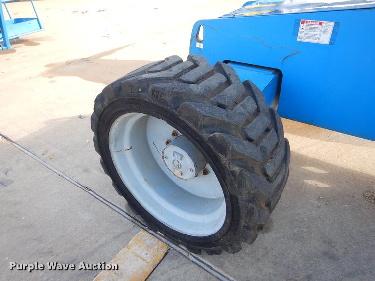 image for item FQ9566 2007 Genie S65 boom lift