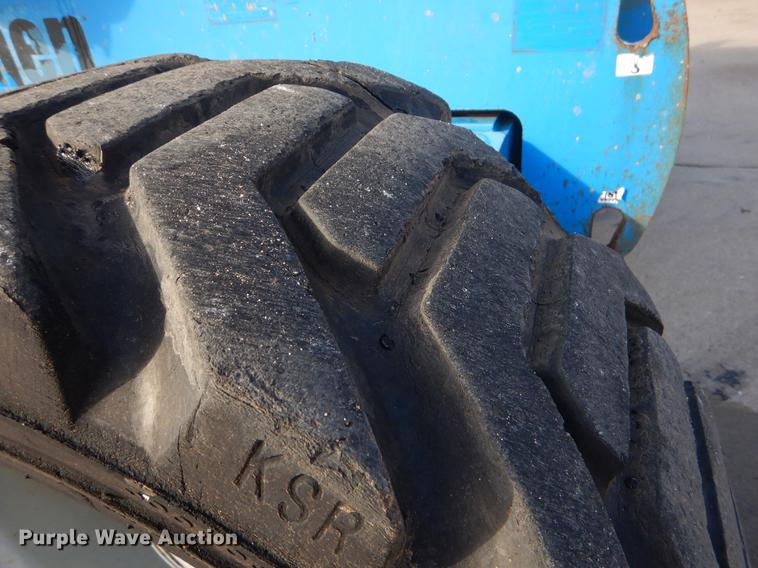 image for item FQ9566 2007 Genie S65 boom lift