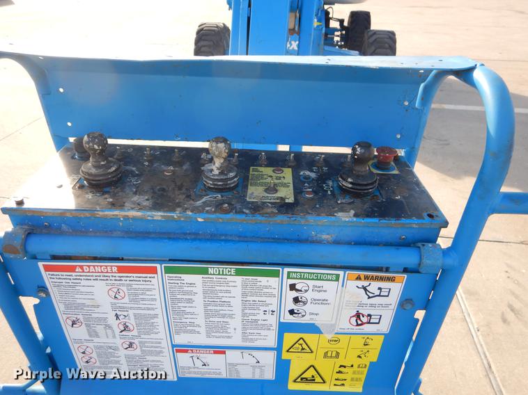 image for item FQ9566 2007 Genie S65 boom lift