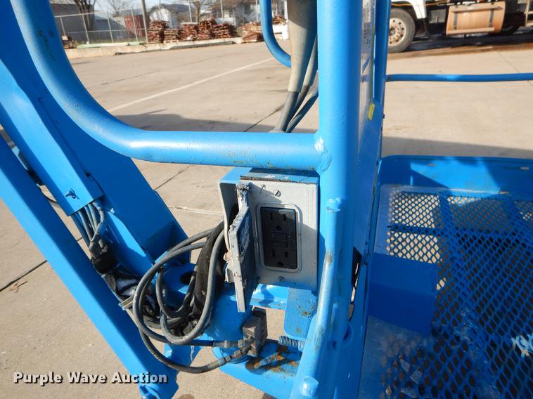 image for item FQ9566 2007 Genie S65 boom lift