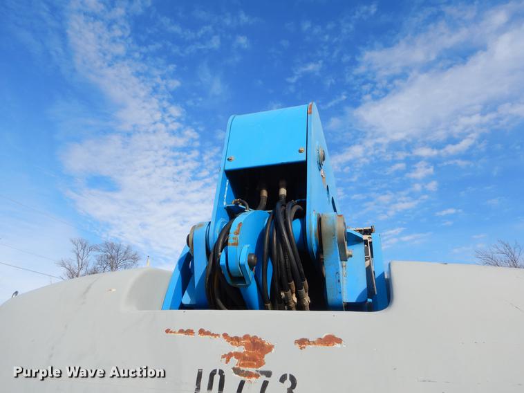 image for item FQ9566 2007 Genie S65 boom lift