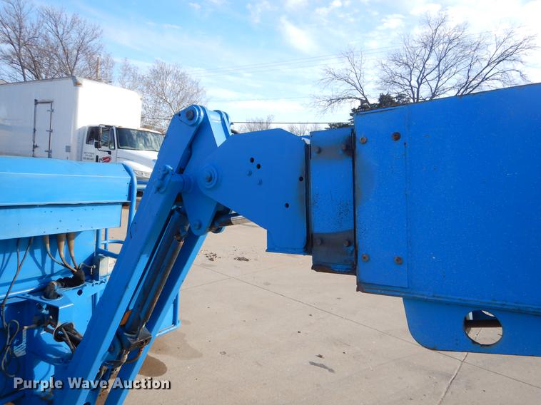 image for item FQ9566 2007 Genie S65 boom lift