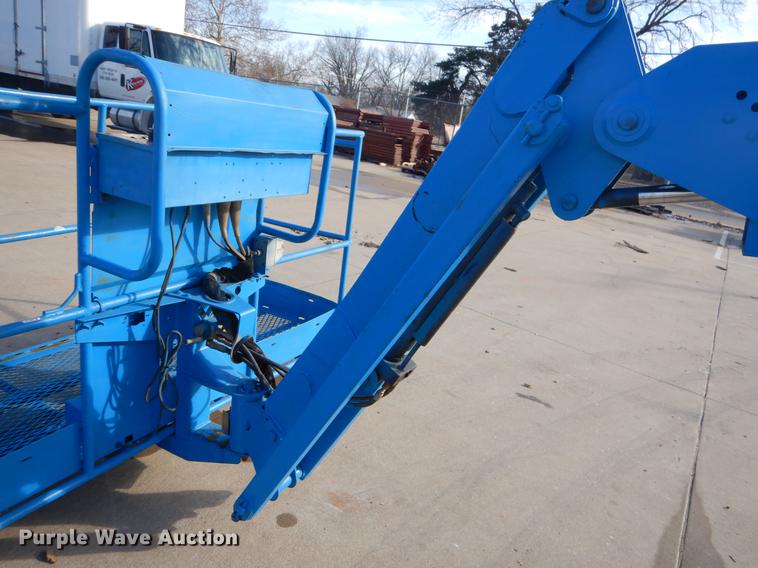 image for item FQ9566 2007 Genie S65 boom lift