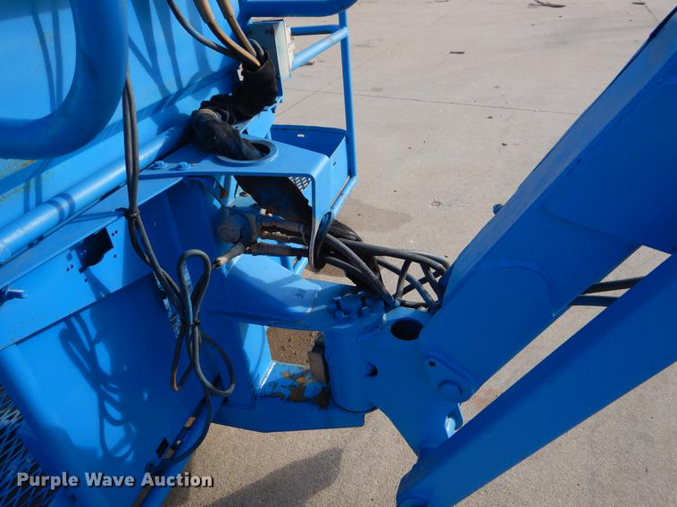 image for item FQ9566 2007 Genie S65 boom lift