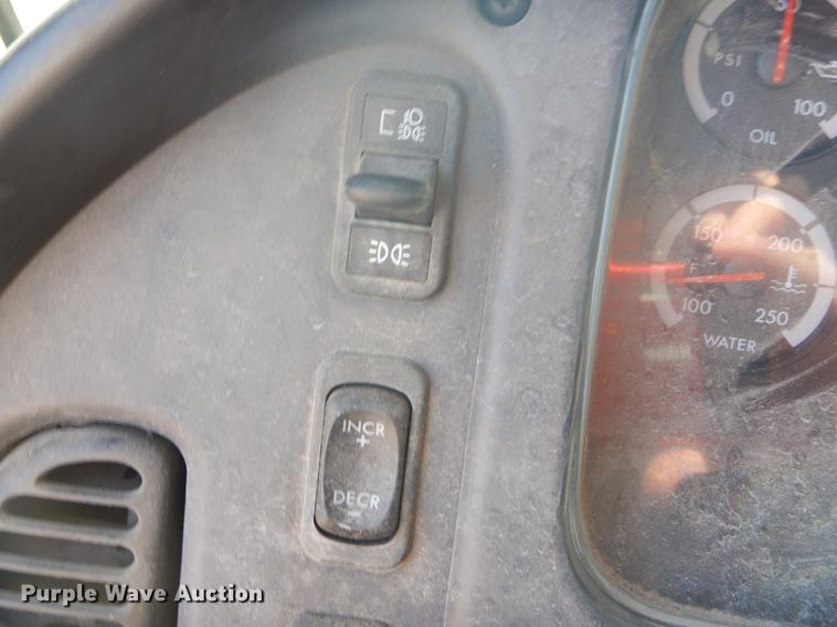 image for item FQ9570 2007 Freightliner Business Class M2 flatbed truck