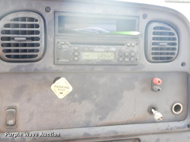 image for item FQ9570 2007 Freightliner Business Class M2 flatbed truck