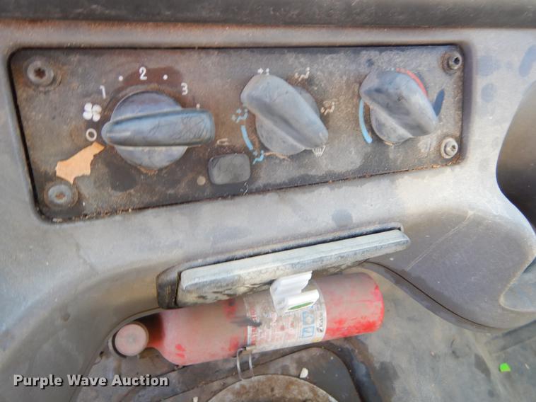 image for item FQ9570 2007 Freightliner Business Class M2 flatbed truck