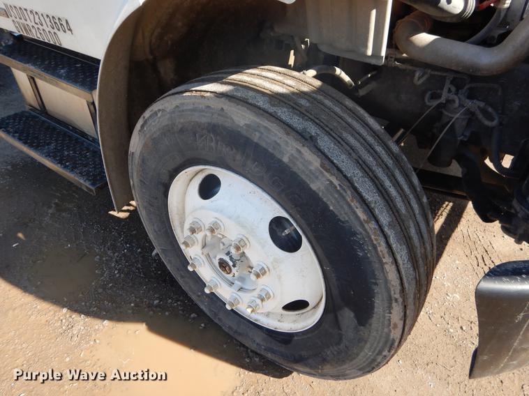 image for item FQ9570 2007 Freightliner Business Class M2 flatbed truck