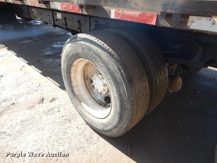 image for item FQ9570 2007 Freightliner Business Class M2 flatbed truck