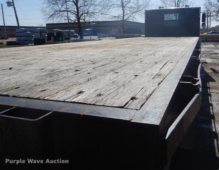 image for item FQ9570 2007 Freightliner Business Class M2 flatbed truck