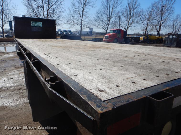 image for item FQ9570 2007 Freightliner Business Class M2 flatbed truck