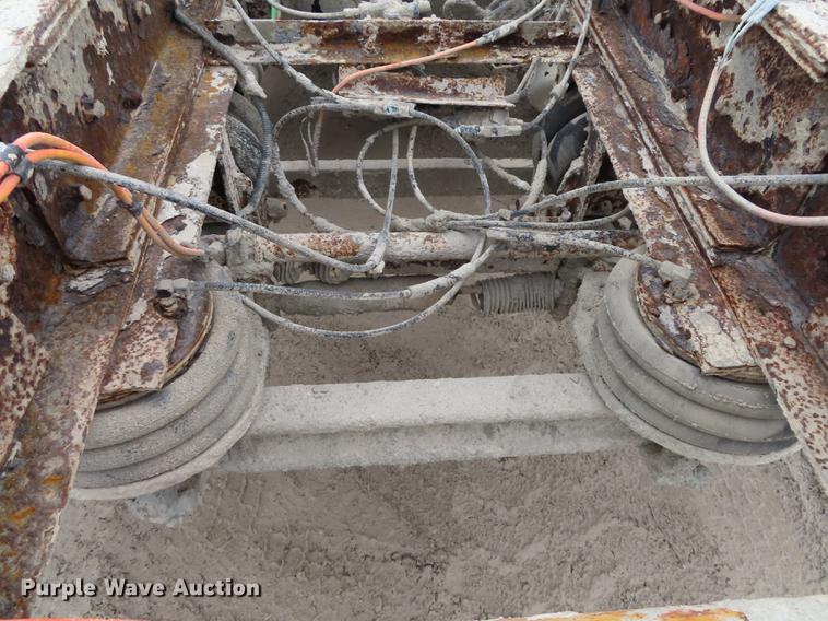 image for item L1492 1997 Ford LT8000 truck cab and chassis