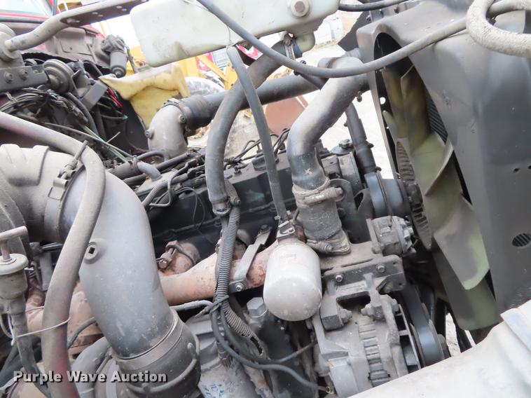 image for item L1492 1997 Ford LT8000 truck cab and chassis