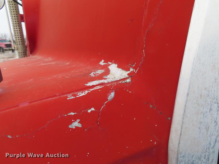 image for item L1492 1997 Ford LT8000 truck cab and chassis