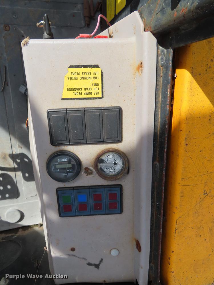 image for item L1494 1998 JCB 930 forklift