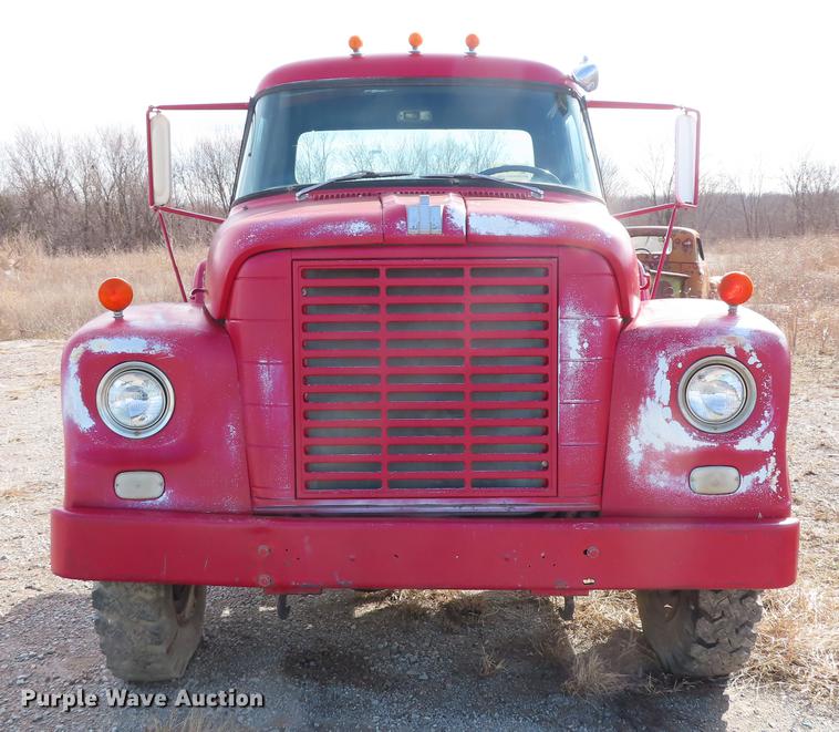 image for item L1496 1966 International 1700 truck cab and chassis