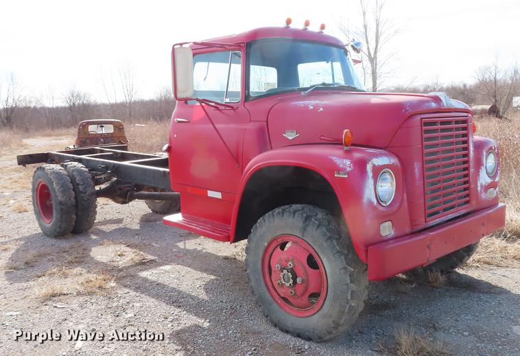 image for item L1496 1966 International 1700 truck cab and chassis