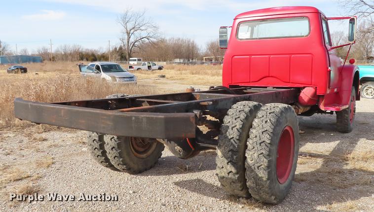 image for item L1496 1966 International 1700 truck cab and chassis