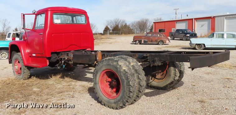 image for item L1496 1966 International 1700 truck cab and chassis