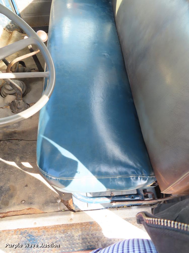 image for item L1496 1966 International 1700 truck cab and chassis