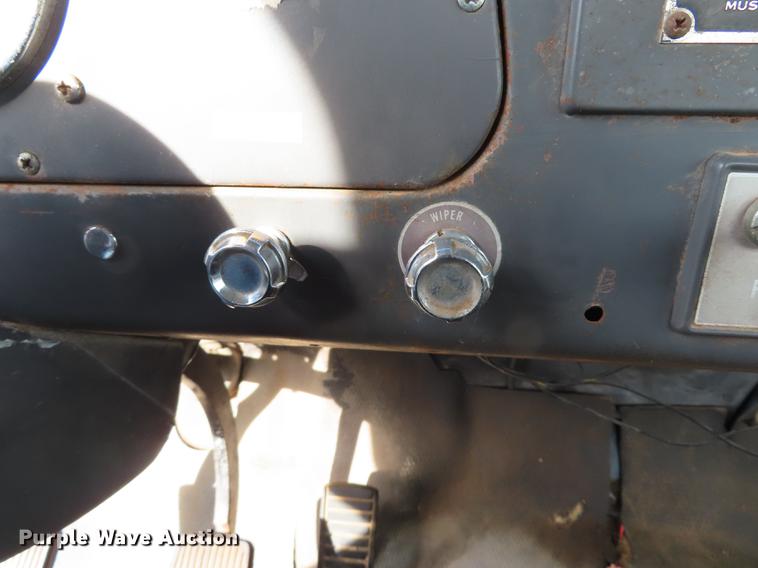 image for item L1496 1966 International 1700 truck cab and chassis