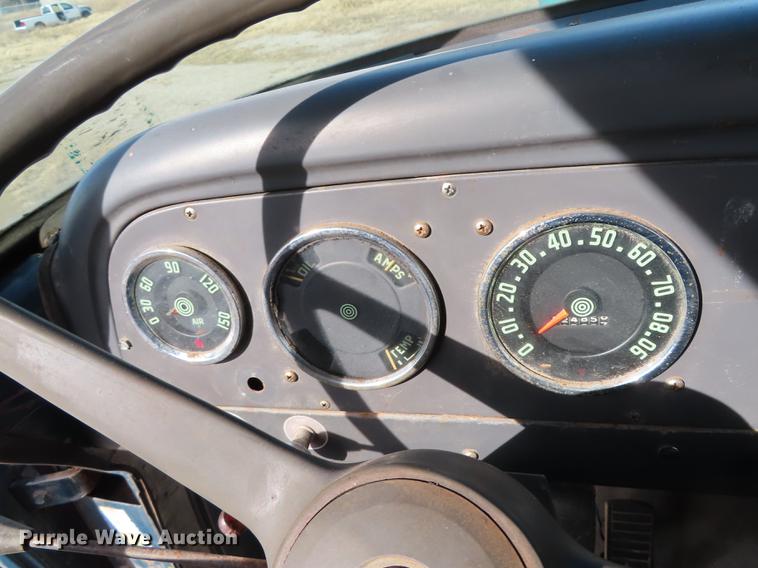 image for item L1496 1966 International 1700 truck cab and chassis