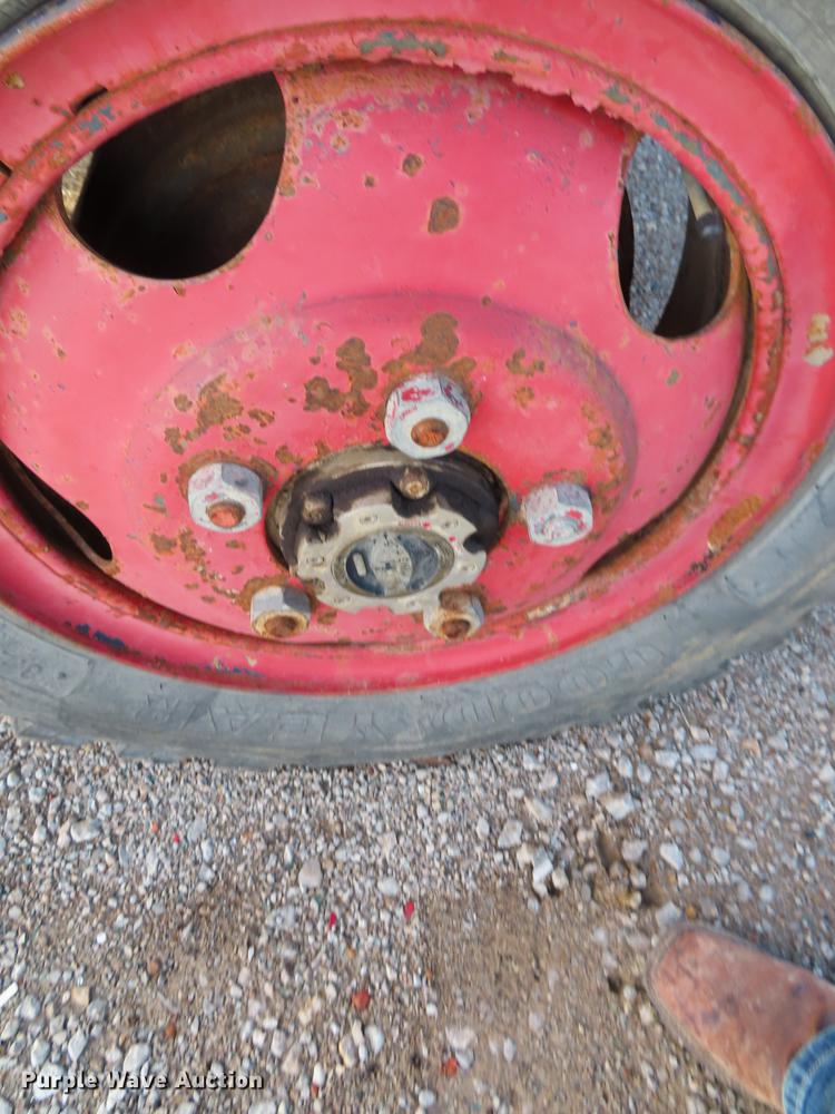 image for item L1496 1966 International 1700 truck cab and chassis