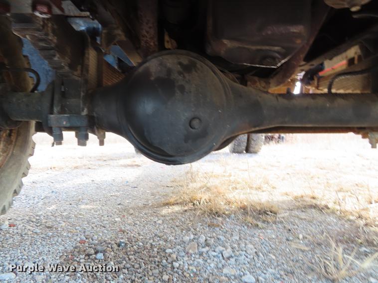 image for item L1496 1966 International 1700 truck cab and chassis