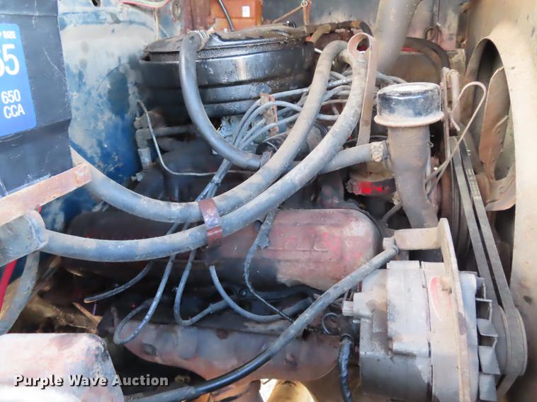 image for item L1496 1966 International 1700 truck cab and chassis