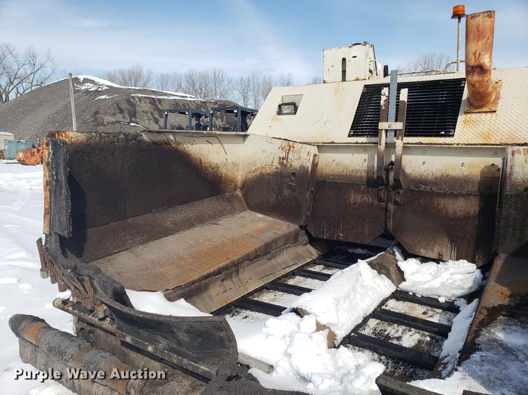 image for item AV9283 Cedarapids CR461 Greyhound paver