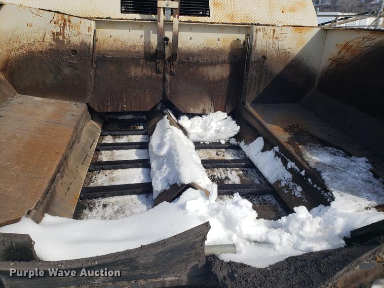 image for item AV9283 Cedarapids CR461 Greyhound paver