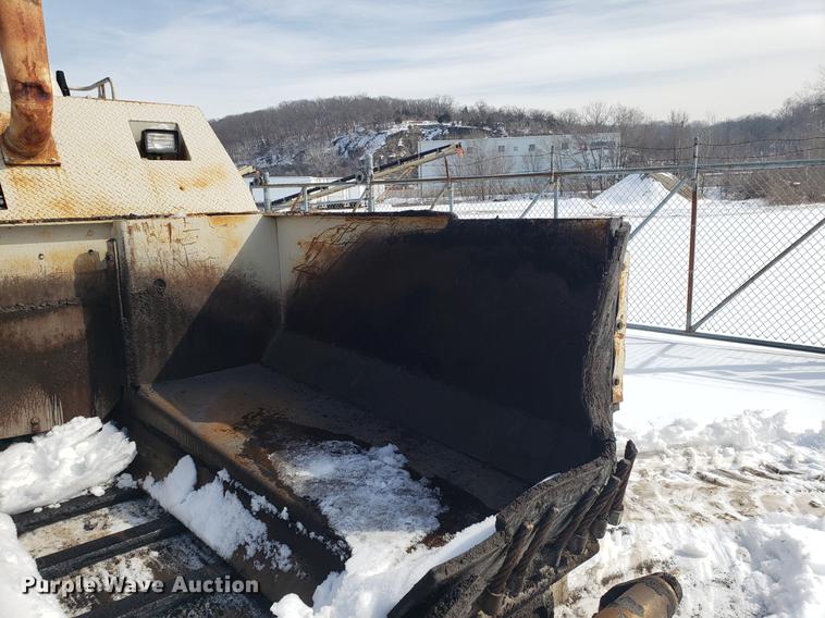 image for item AV9283 Cedarapids CR461 Greyhound paver