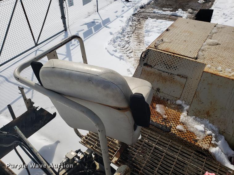 image for item AV9283 Cedarapids CR461 Greyhound paver