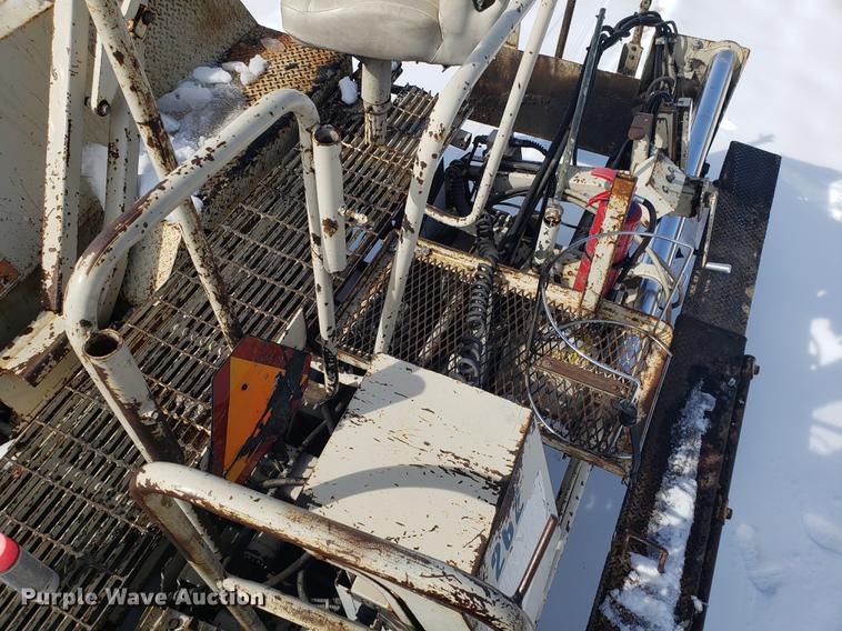 image for item AV9283 Cedarapids CR461 Greyhound paver